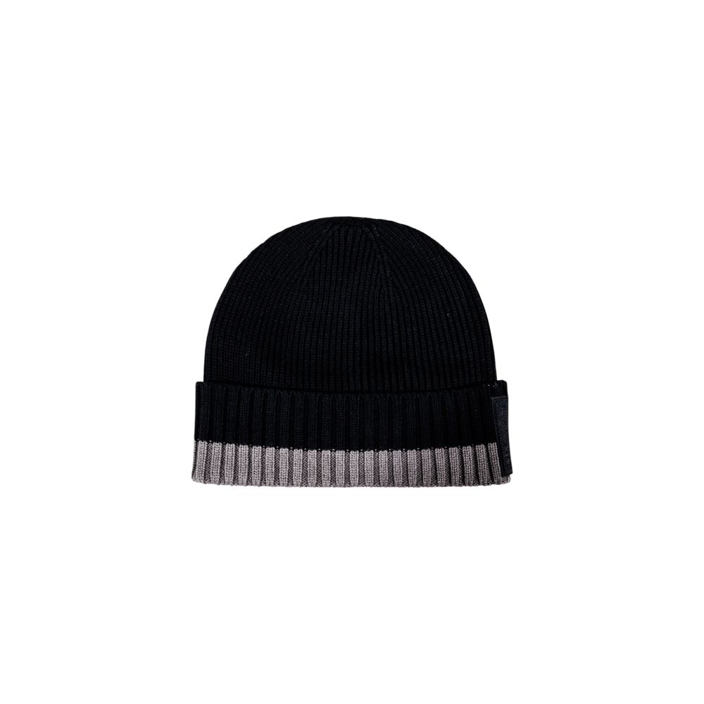 This Hat by Armani Exchange for men in cotton & marabou wool features a exquisite silhouette, artfully capturing the sophisticated design and premium aesthetic of the Cotton & Marabou Wool Hat.
