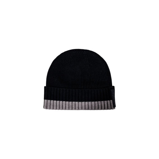 This Hat by Armani Exchange for men in cotton & marabou wool features a exquisite silhouette, artfully capturing the sophisticated design and premium aesthetic of the Cotton & Marabou Wool Hat.