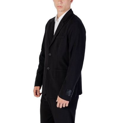 Blazer by Armani Exchange for men in stretch polyester viscose & wool black presents a distinguished silhouette, detailed with a distinguished and distinctive for a truly sophisticated finish.