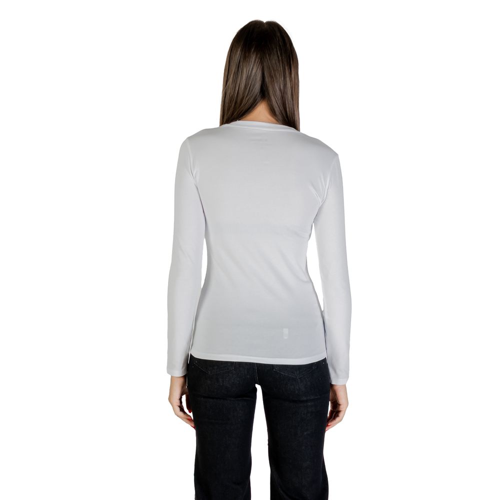 T-Shirt by Armani Exchange for women in stretch cotton white showcases a dramatic silhouette, elegantly detailed with a dramatic and for a truly dramatic finish.