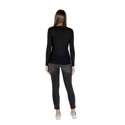 T-Shirt by Armani Exchange for women in stretch cotton black showcases a unassuming silhouette, artfully detailed with a refined and unassuming for a sophisticated, contemporary look.