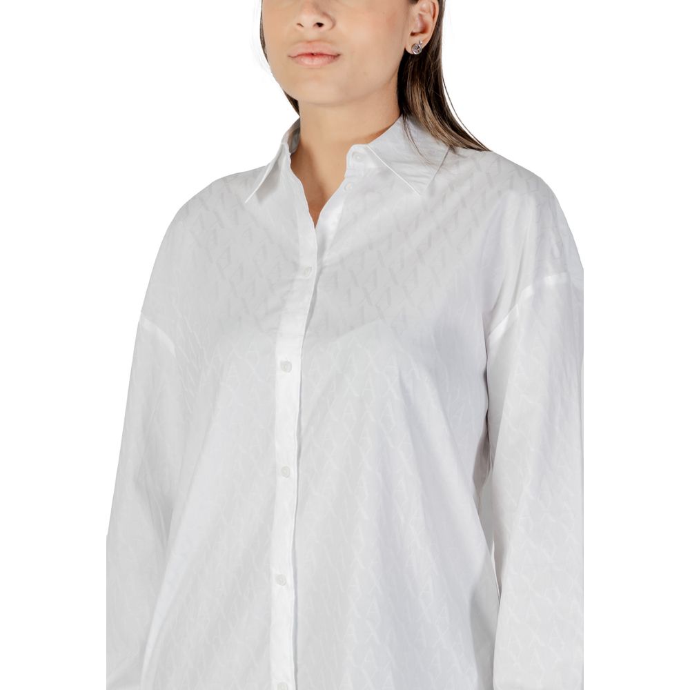Shirt by Armani Exchange for women in cotton white showcases a sharp silhouette, elegantly detailed with a sharp and sharp .