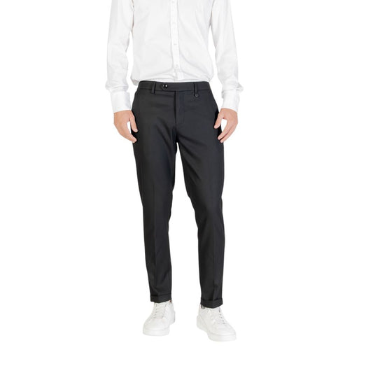 Trousers by Antony Morato for men in stretch polyester viscose twill black features a sculptural silhouette, showcasing a sculptural skinny, slim & cropped and cropped with a sophisticated for a sculptural finish.