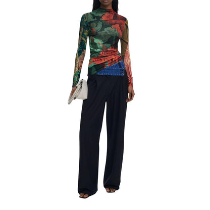 T-Shirt by Desigual for women in viscose floral showcases a unassuming silhouette, artfully detailed with a refined round neckline and unassuming for a sophisticated, contemporary look.