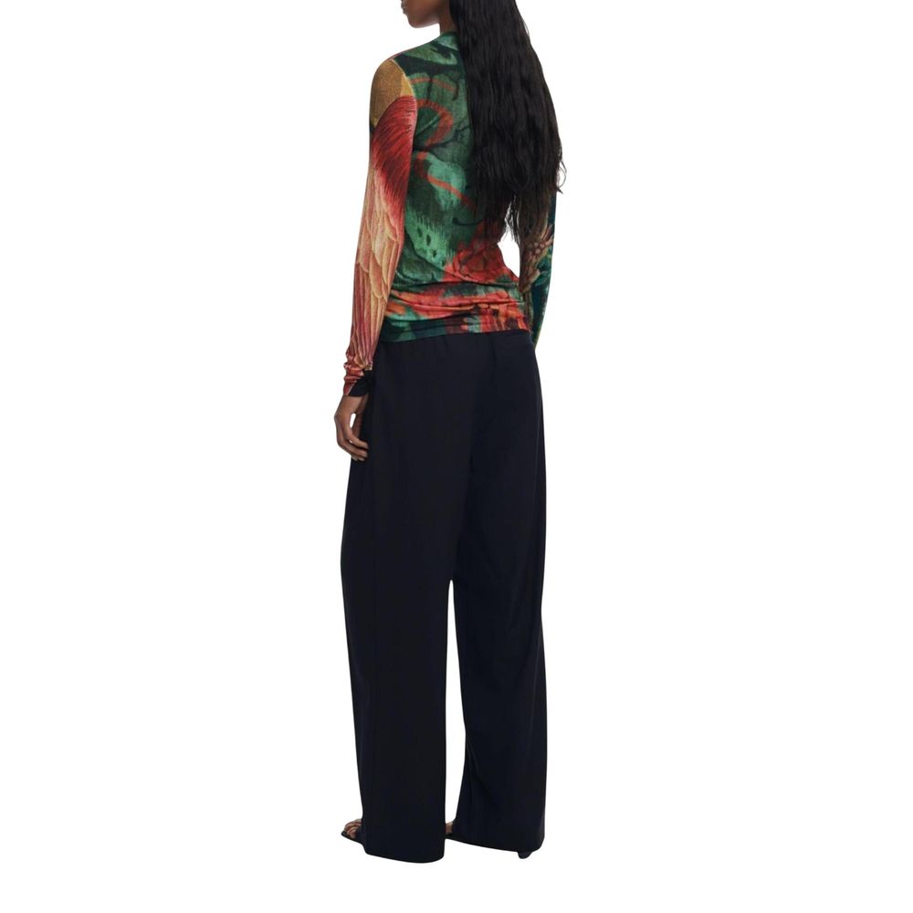 T-Shirt by Desigual for women in viscose floral features a plush silhouette, showcasing a sophisticated round neckline and for a truly plush finish.