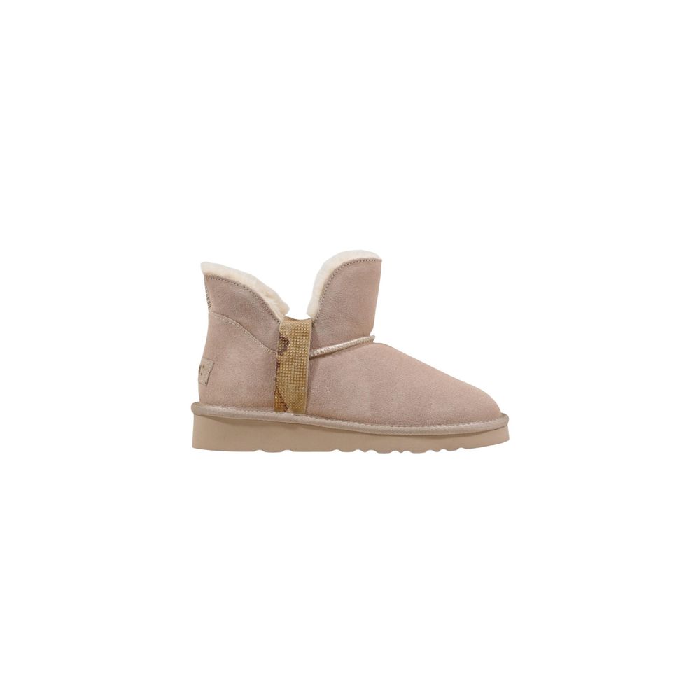 Ankle Boots by Alviero Martini Prima Classe for women in faux leather & fur beige features an high-performance design from the Women's Lightweight Faux Leather & Fur Ankle Boots collection, highlighting a high-performance and for a refined look.