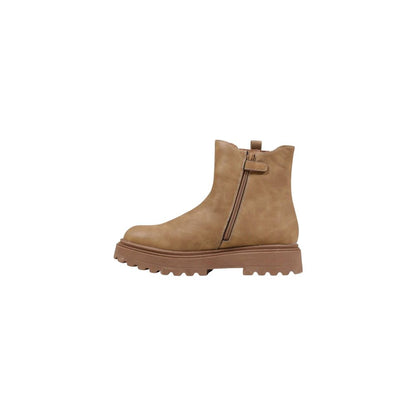 Ankle Chelsea Winter Boots by Alviero Martini Prima Classe for women in polyester polyurethan & polyethylene beige & gold features an aerodynamic silhouette from the Women's Polyester Polyurethan & Polyethylene Ankle Chelsea Winter Boots collection, showcasing a aerodynamic and refined for an aerodynamic look.