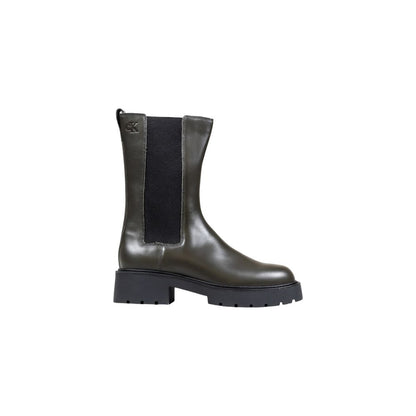 Ankle Chelsea Winter Boots by Calvin Klein Jeans for women in leather gray features an dynamic silhouette, showcasing the dynamic Women's Leather Ankle Chelsea Winter Boots design with its distinctive and elegant .
