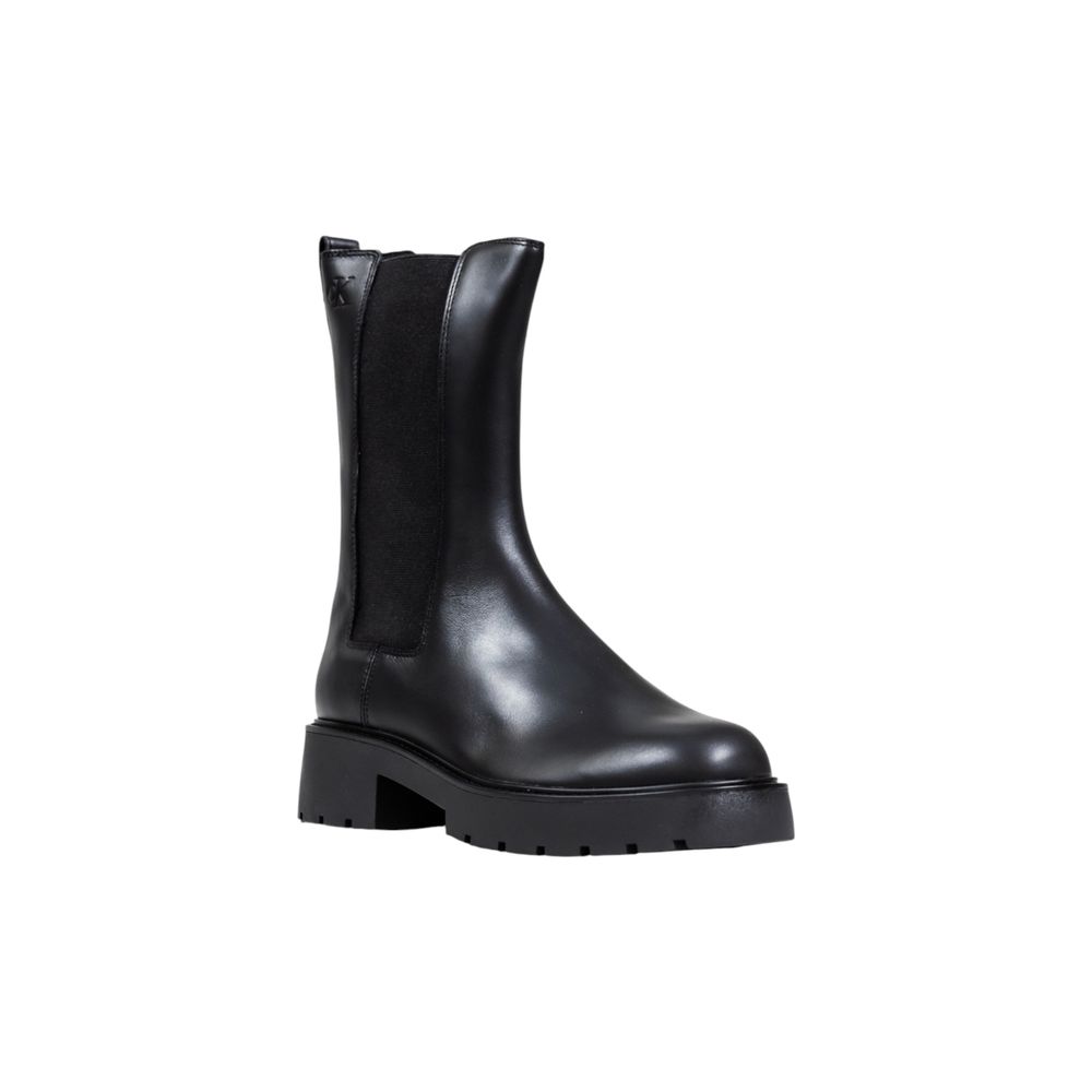 Ankle Chelsea Winter Boots by Calvin Klein Jeans for women in leather black showcases a ergonomic silhouette from the Women's Leather Ankle Chelsea Winter Boots collection, featuring a ergonomic and a ergonomic .