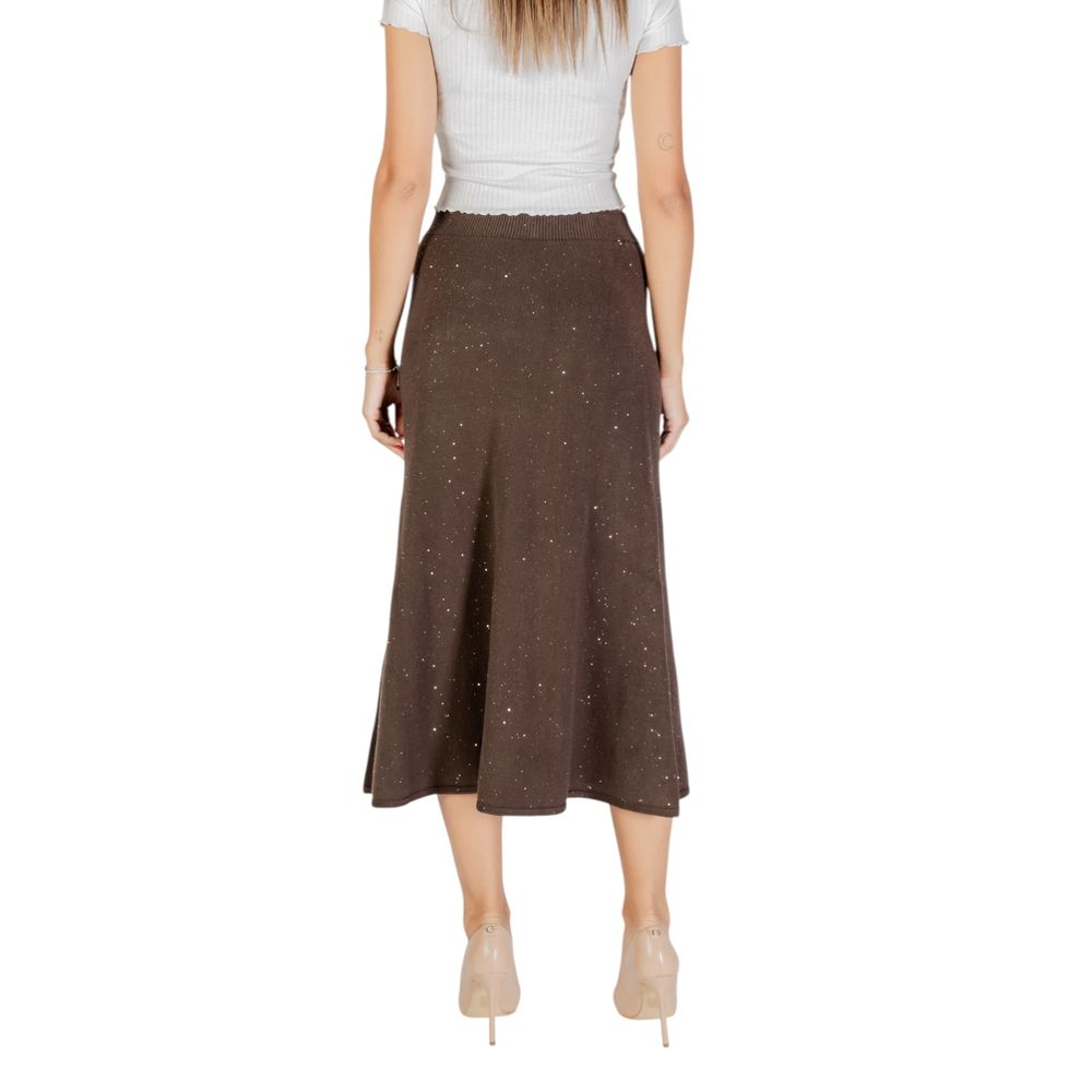 Skirt by Liu Jo for women in poly viscose brown features an tailored silhouette, artfully capturing the essence of Women's Long Poly Viscose Skirt in a sophisticated long.