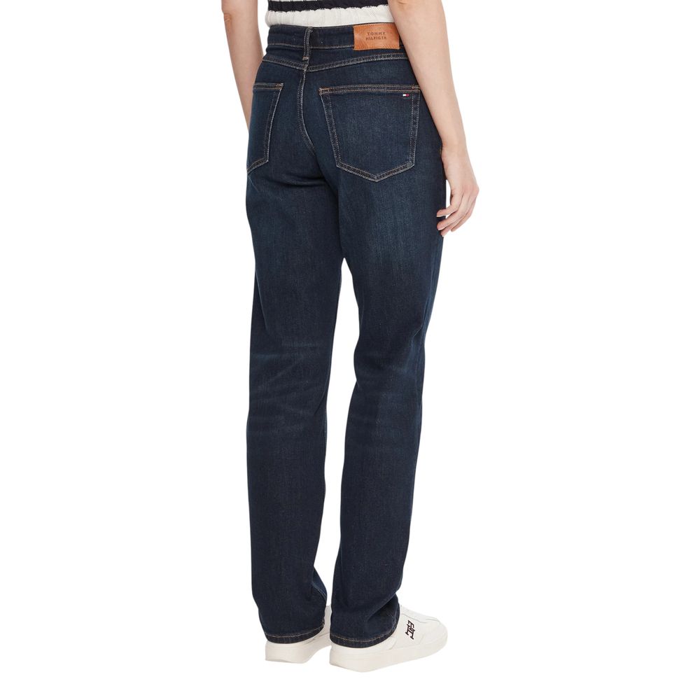 Jeans by Tommy Hilfiger for women in stretch denim cotton blue features an sophisticated and regular-fit & mom with a precise long, creating a sophisticated and sophisticated silhouette.