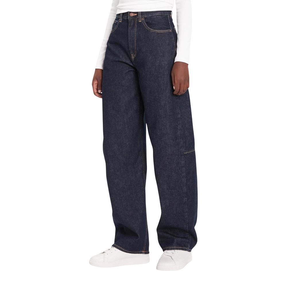 Jeans by Calvin Klein Jeans for women in denim cotton blue features an sophisticated high rise and regular-fit, wide & mom with a precise long, creating a sophisticated and sophisticated silhouette.