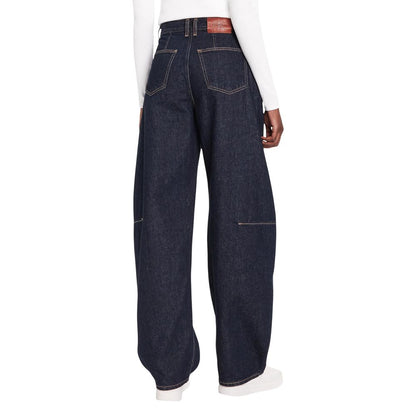 Jeans by Calvin Klein Jeans for women in denim cotton blue features a polished silhouette with a polished regular-fit, wide & mom, reaching a polished long and finished with a polished high rise.