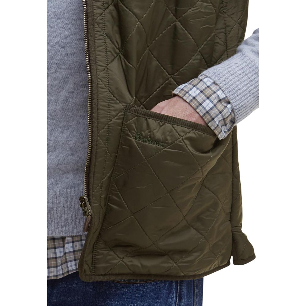 Vest by Barbour for men in polyamide green features a chic silhouette, expertly detailed with a refined and premium lightweight & pockets for a truly chic look.