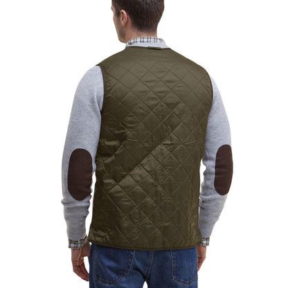 Vest by Barbour for men in polyamide green features a enviable silhouette, elegantly detailed with a enviable and functional lightweight & pockets for a enviable finish.