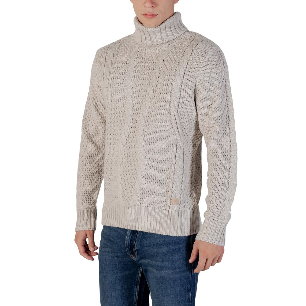 Sweater by Gianni Lupo for men in marabou wool gray showcases a downtown chic silhouette, artfully finished with a downtown chic turtle neckline and for a sophisticated, high-end look.