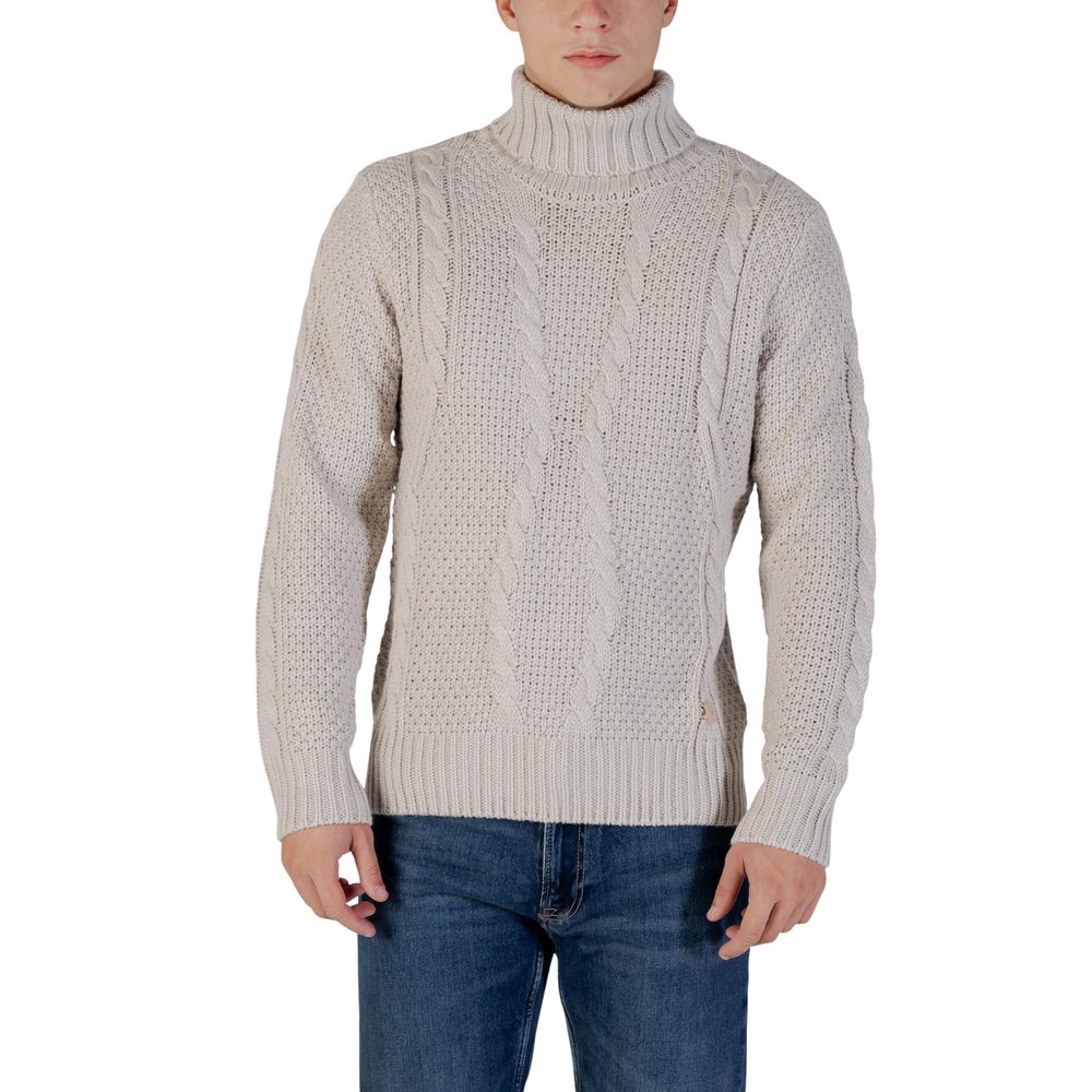 Sweater by Gianni Lupo for men in marabou wool gray features an polished silhouette, showcasing refined and a sophisticated turtle neckline for a truly polished finish.