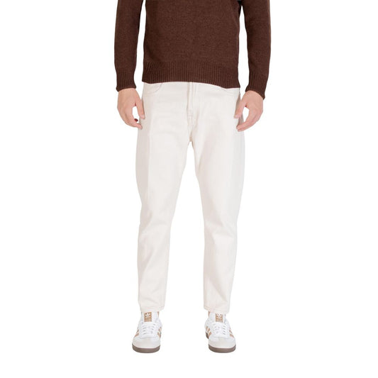 Jeans by Gianni Lupo for men in denim cotton cream & natural features a refined silhouette with a refined relaxed-fit, regular-fit & cropped, defined by a and a refined cropped for a refined finish.