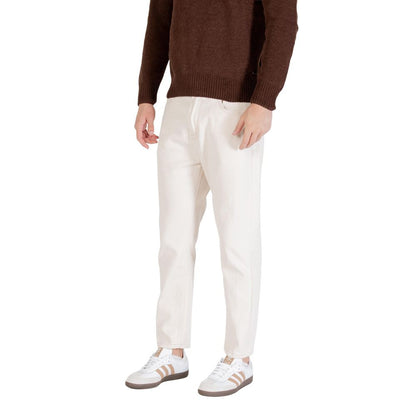 Jeans by Gianni Lupo for men in denim cotton cream & natural presents a refined pantology silhouette, artfully defined by a refined pantology relaxed-fit, regular-fit & cropped, cropped, and a sophisticated .
