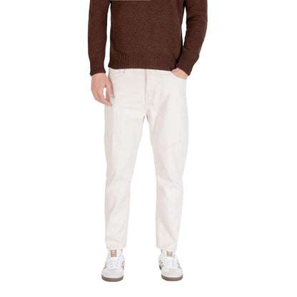 Jeans by Gianni Lupo for men in denim cotton cream & natural features a polished silhouette with a polished relaxed-fit, regular-fit & cropped, reaching a polished cropped and finished with a polished .