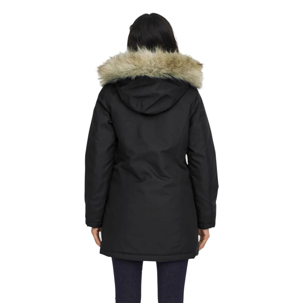 This Hooded Parka by Only for women in polyester faux fur black presents a utilitarian silhouette, meticulously detailed with pockets & hooded and a utilitarian hooded neckline for a sophisticated, weather-ready look.