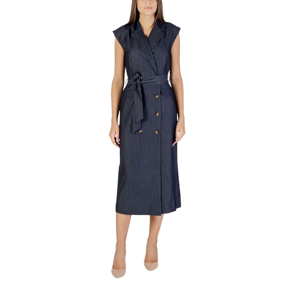 Dress by ICHI for women in stretch polyester & viscose blue features an eye catching silhouette with a sophisticated lapel notch-lapel neckline, elegant sleeveless, and a refined midi long for a eye catching aesthetic.