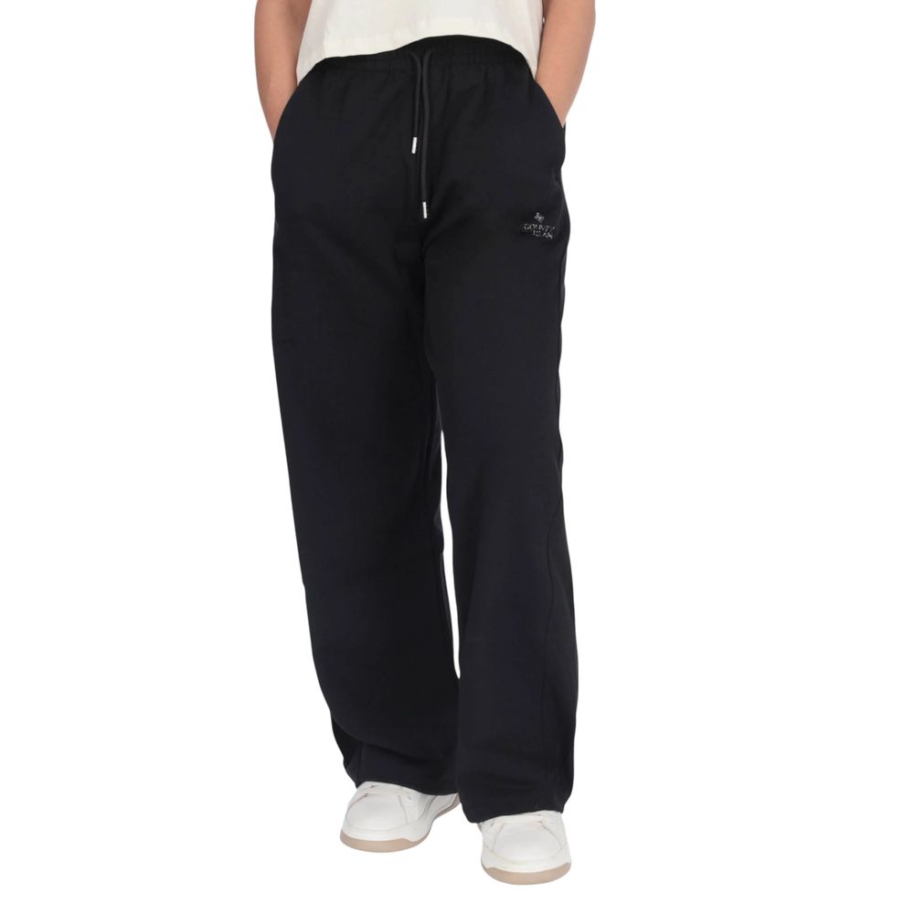 Activewear Jogger Pants by County of Milan for women in cotton black features an dynamic relaxed-fit & wide with long, , and functional for an dynamic silhouette.