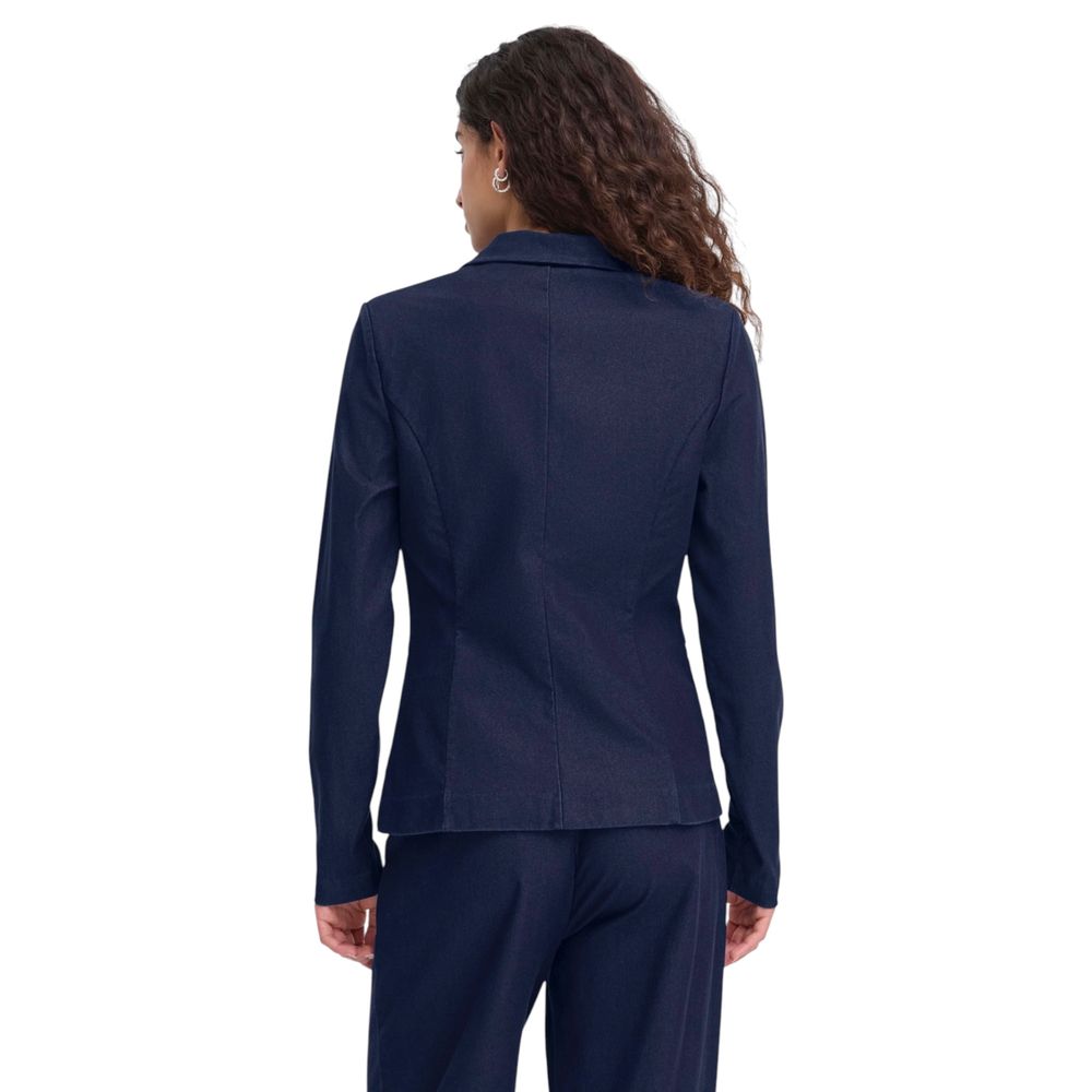 Blazer by ICHI for women in stretch denim cotton blue features an crisp silhouette with sophisticated and a crisp lapel neckline for a truly crisp finish.