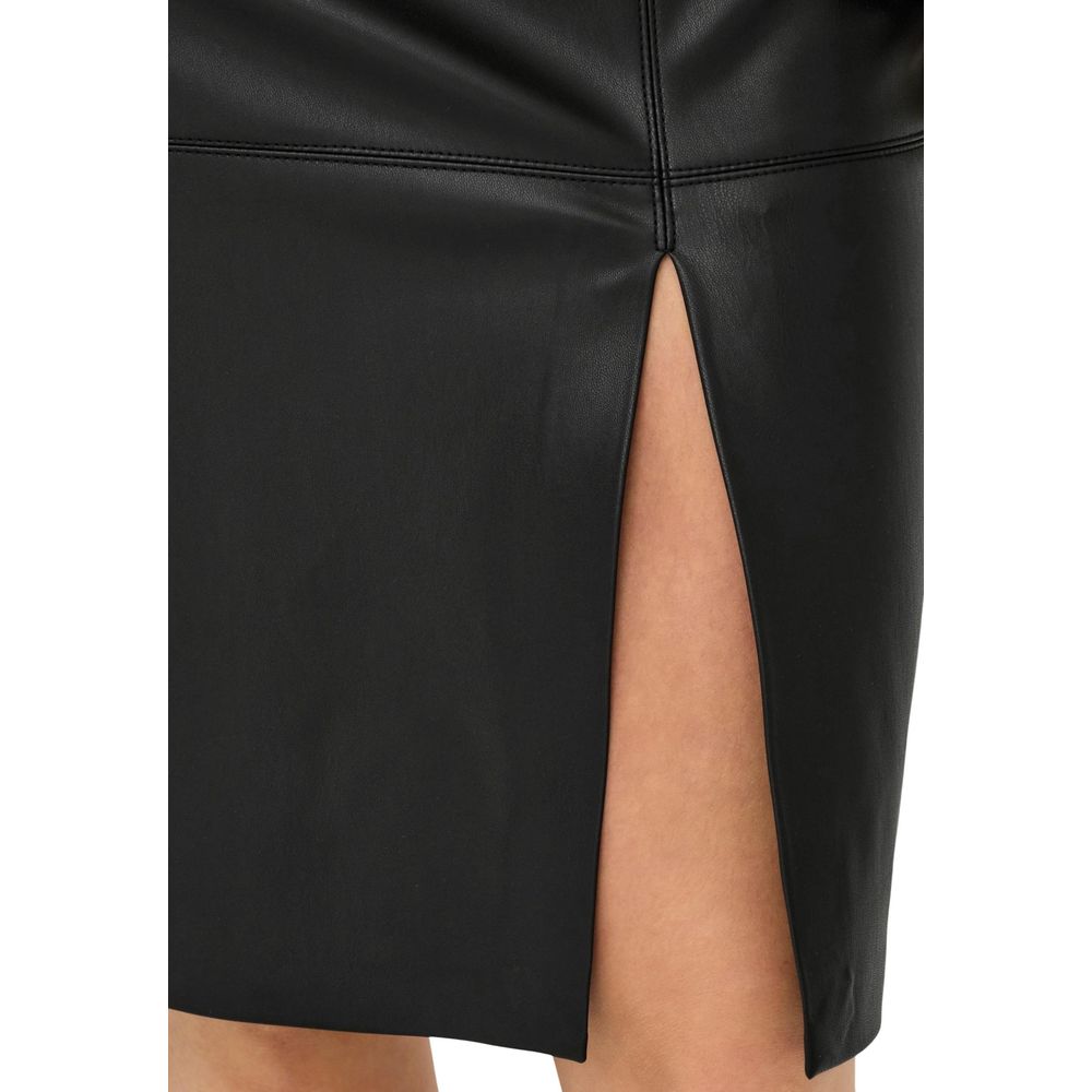 Skirt by Only for women in polyester faux leather black showcases a sultry silhouette, elegantly defined by its midi long and the sophisticated sultry design of the Women's Midi Long Polyester Faux Leather Skirt.