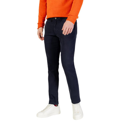 Trousers by Borghese for men in stretch cotton blue features an sartorial silhouette, showcasing a precise skinny & regular-fit and long with a sartorial for a refined look.