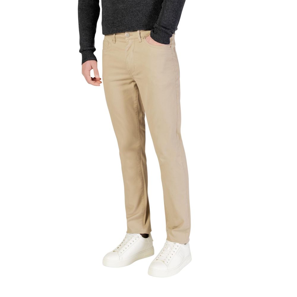 Trousers by Borghese for men in stretch cotton beige features a tailored silhouette with a tailored skinny & regular-fit, defined by its long and a sophisticated .