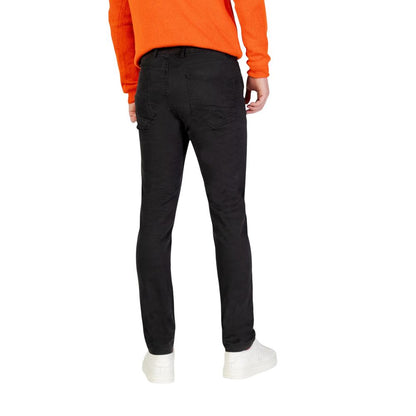 Trousers by Borghese for men in stretch cotton gray presents a perennial silhouette, meticulously tailored with a skinny & regular-fit cut, long finish, and an elegant .