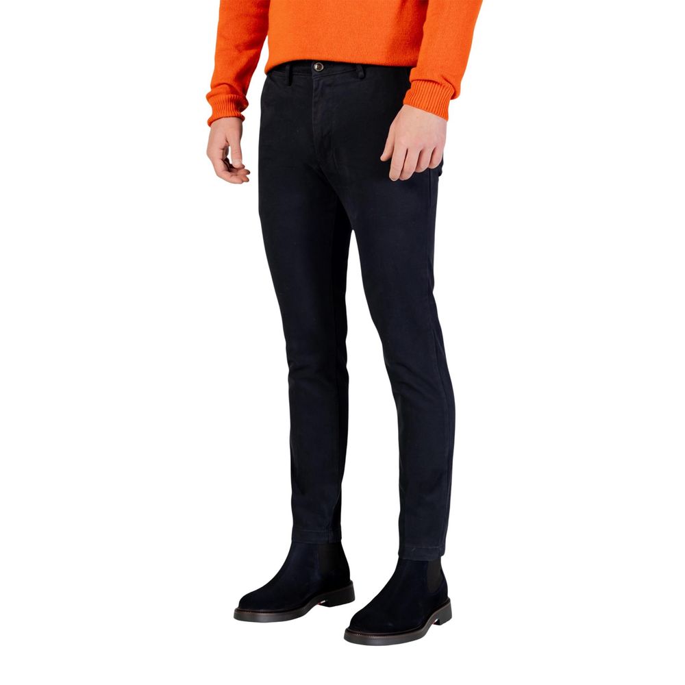 Trousers by Borghese for men in stretch cotton blue features an sartorial silhouette, showcasing a precise skinny & regular-fit and long with a sartorial for a refined look.
