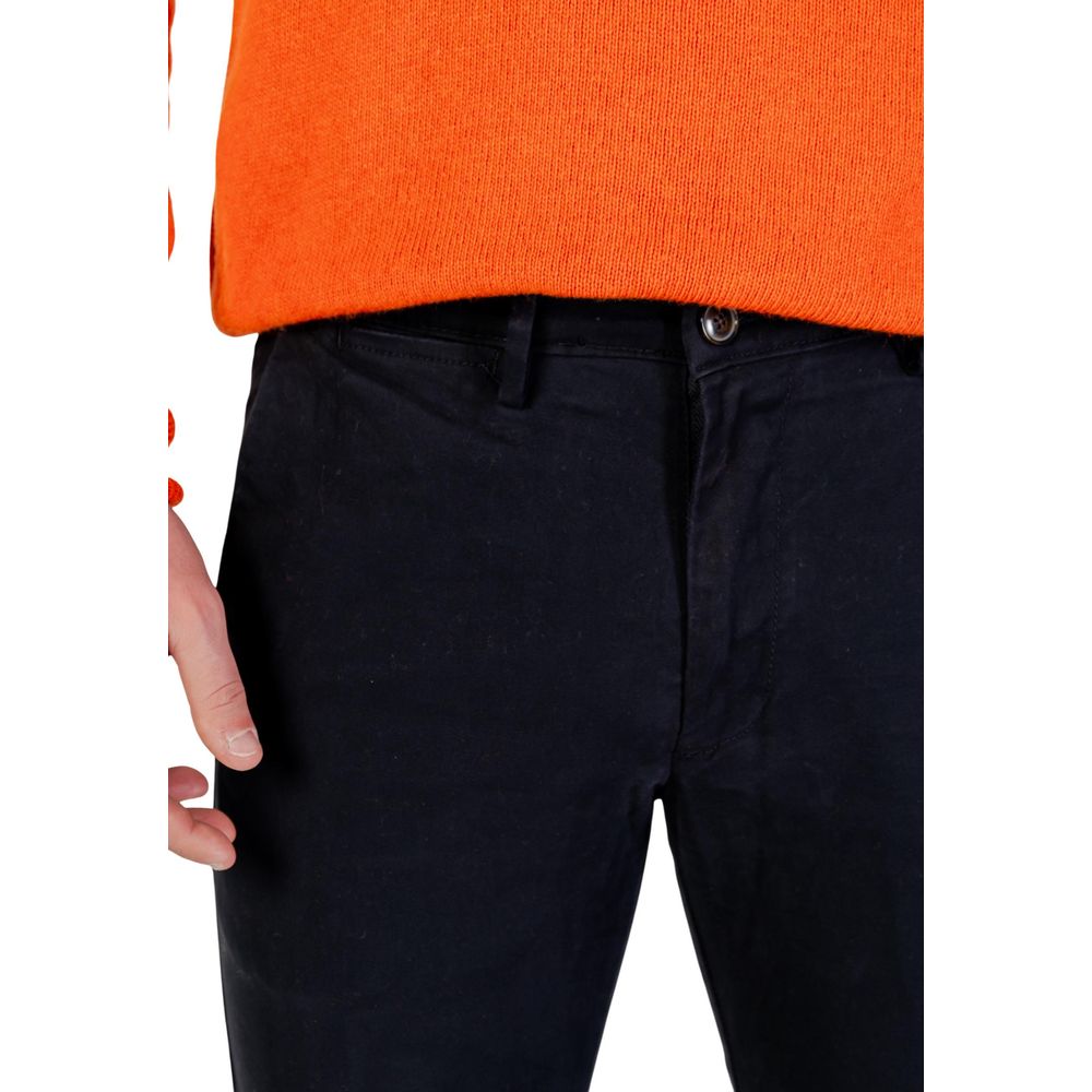 Trousers by Borghese for men in stretch cotton blue features an on trend silhouette, showcasing a sophisticated skinny & regular-fit with a long and for an on trend finish.