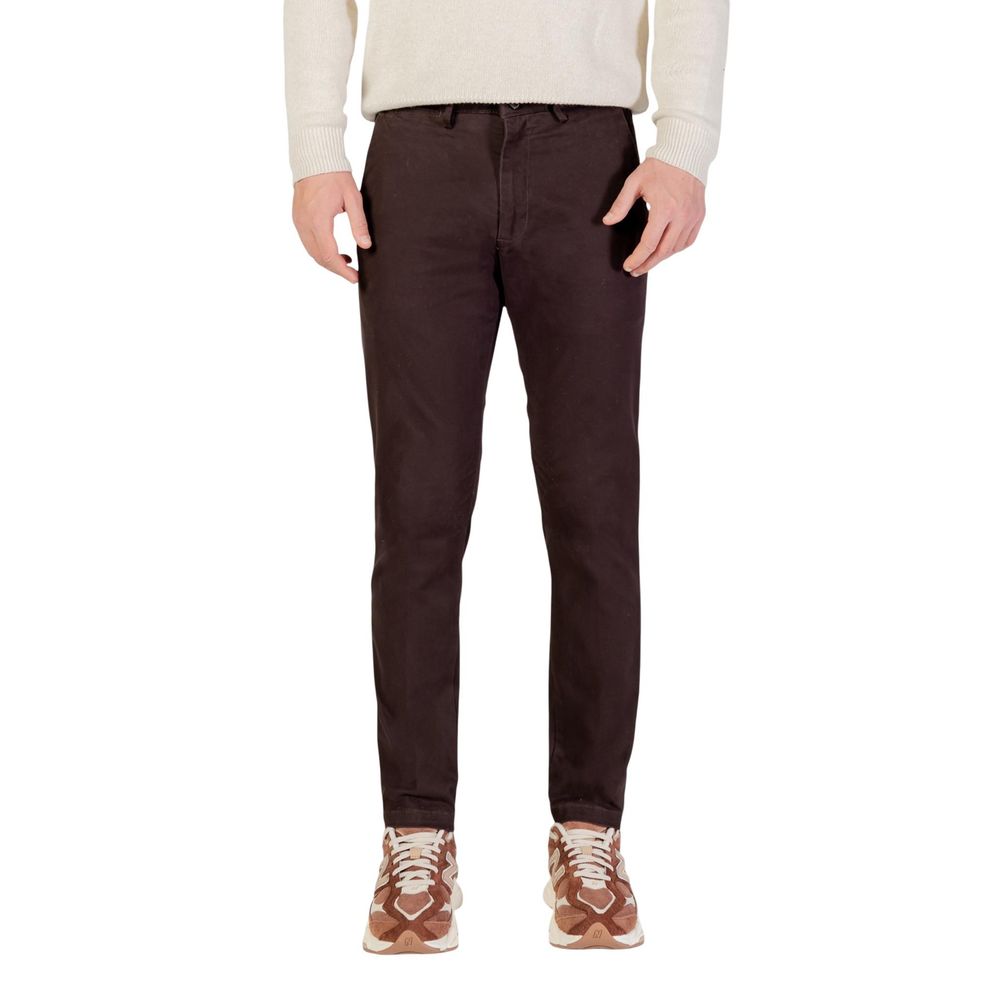 Trousers by Borghese for men in stretch cotton brown features an on trend silhouette, showcasing a sophisticated skinny & regular-fit with a long and for an on trend finish.