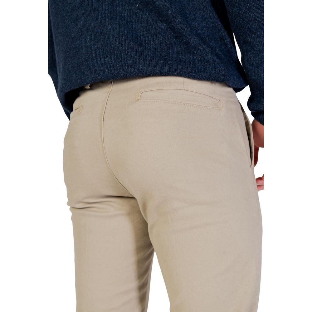 Trousers by Borghese for men in stretch cotton beige presents a smart silhouette, meticulously detailed with a smart skinny & regular-fit, a smart long, and a smart .