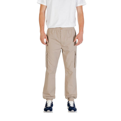 Cargo Pants by Calvin Klein Jeans for men in stretch polyester cotton brown presents a on trend silhouette, artfully finished with a on trend regular-fit, long, and for a sophisticated look.