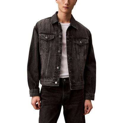 Jacket by Calvin Klein Jeans for men in denim cotton black presents a authentic silhouette, artfully detailed with a authentic shirt-collar neckline and functional pockets for a premium authentic finish.