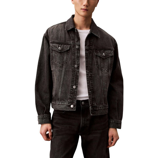 Jacket by Calvin Klein Jeans for men in denim cotton black presents a authentic silhouette, artfully detailed with a authentic shirt-collar neckline and functional pockets for a premium authentic finish.
