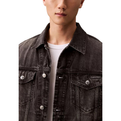 Jacket by Calvin Klein Jeans for men in denim cotton black presents a impeccable silhouette, showcasing distinct pockets and a impeccable for a sophisticated finish.