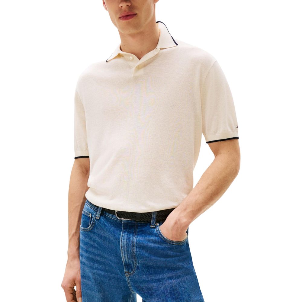 T-Shirt by Tommy Hilfiger for men in linen & lyocell beige features an edgy silhouette, meticulously detailed with a sophisticated and for a truly edgy finish.