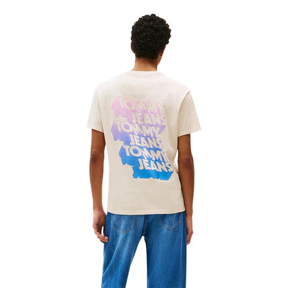 T-Shirt by Tommy Hilfiger Jeans for men in cotton beige features a plush silhouette, showcasing a sophisticated crew neckline and for a truly plush finish.