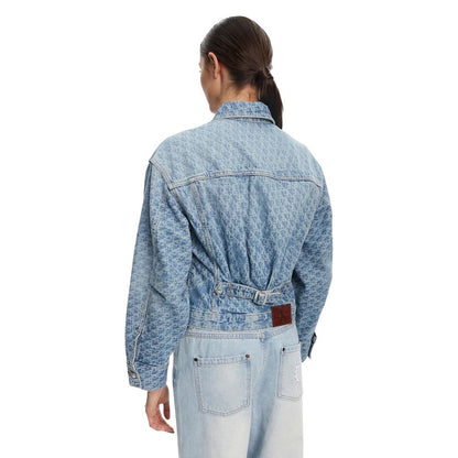 Jacket by Calvin Klein Jeans for women in denim cotton light-blue presents a authentic silhouette, artfully detailed with a authentic shirt-collar neckline and functional pockets for a premium authentic finish.