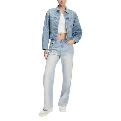 This Jacket by Calvin Klein Jeans for women in denim cotton light-blue showcases a magnificent silhouette, meticulously crafted with a distinctive shirt-collar neckline and functional pockets for a magnificent finish.
