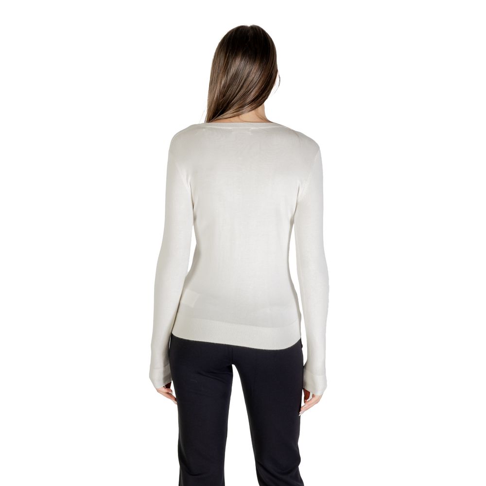 Sweatshirt by Guess for women in stretch viscose cream features a unrivaled silhouette with a refined crew neckline and unrivaled detailing for a sophisticated look.