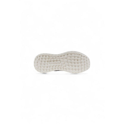Sneakers by Guess for women in polyester polyurethan & polyethylene white features an opulent silhouette from the Women's Lightweight Casual Polyester Polyurethan & Polyethylene Sneakers collection, showcasing a signature casual style with an opulent finish.