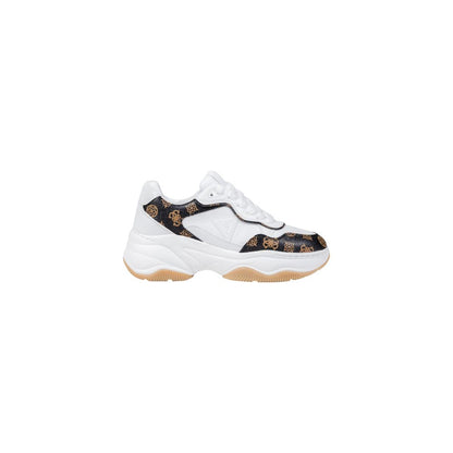 Sneakers by Guess for women in polyethylene & polyurethane white features an sumptuous silhouette, showcasing the premium Women's Casual Polyethylene & Polyurethane Sneakers in a sumptuous casual style that offers a sumptuous finish for refined style.