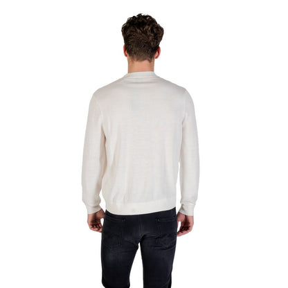 Sweatshirt by Armani Exchange for men in marabou wool white features a unrivaled silhouette with a refined crew neckline and unrivaled detailing for a sophisticated look.