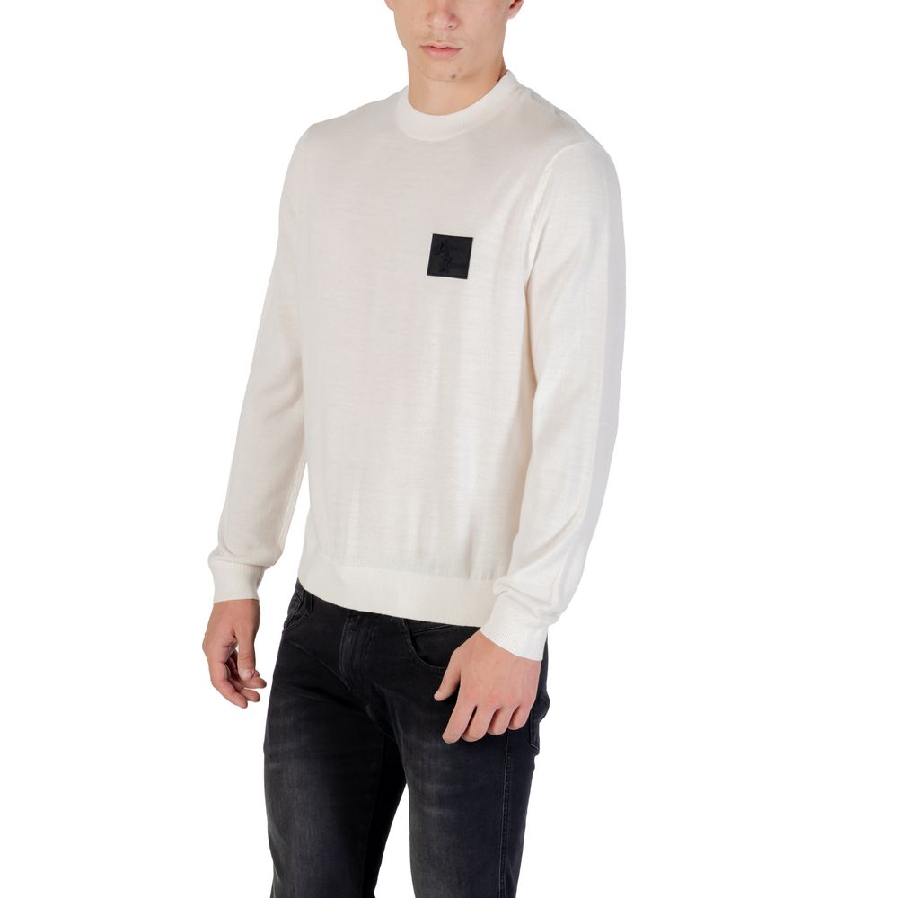 Sweatshirt by Armani Exchange for men in marabou wool white showcases a slouchy chic silhouette, artfully detailed with a slouchy chic crew neckline and for a slouchy chic finish.