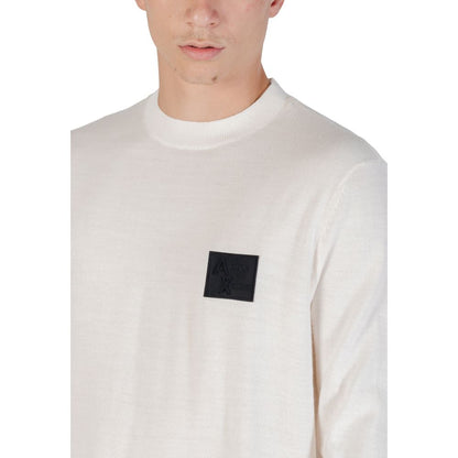 Sweatshirt by Armani Exchange for men in marabou wool white features an exquisite silhouette, showcasing and details for a exquisite look.